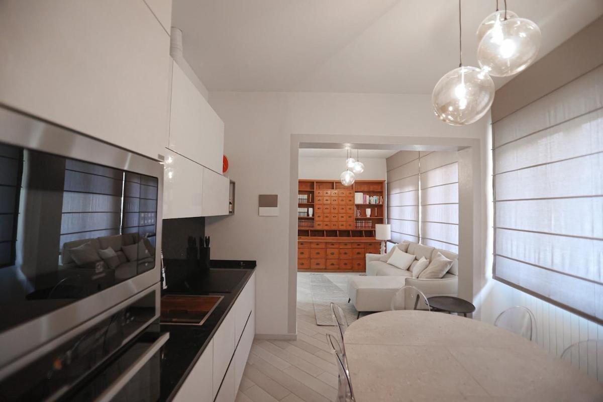 New - Ponte Vecchio Tower Apartment Florence