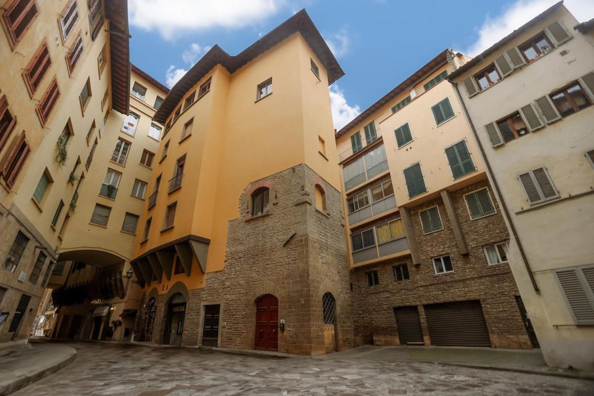 New - Ponte Vecchio Tower Apartment Florence